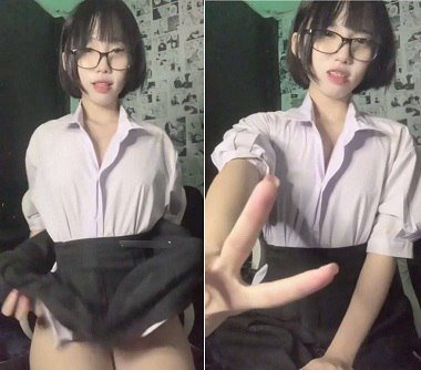 Clip sex của em học sinh vú nhỏ bị đụ sướng rên